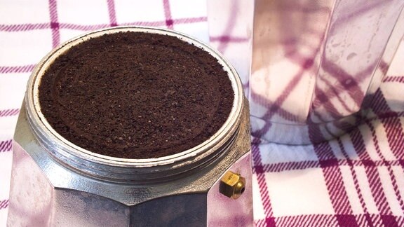 Kaffeesatz in einem Espressokocher