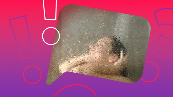 Duschen macht kreativ, sagen Forscher! Im Bild duscht eine Frau, zu sehen durch die wasserbenetzte Scheibe.