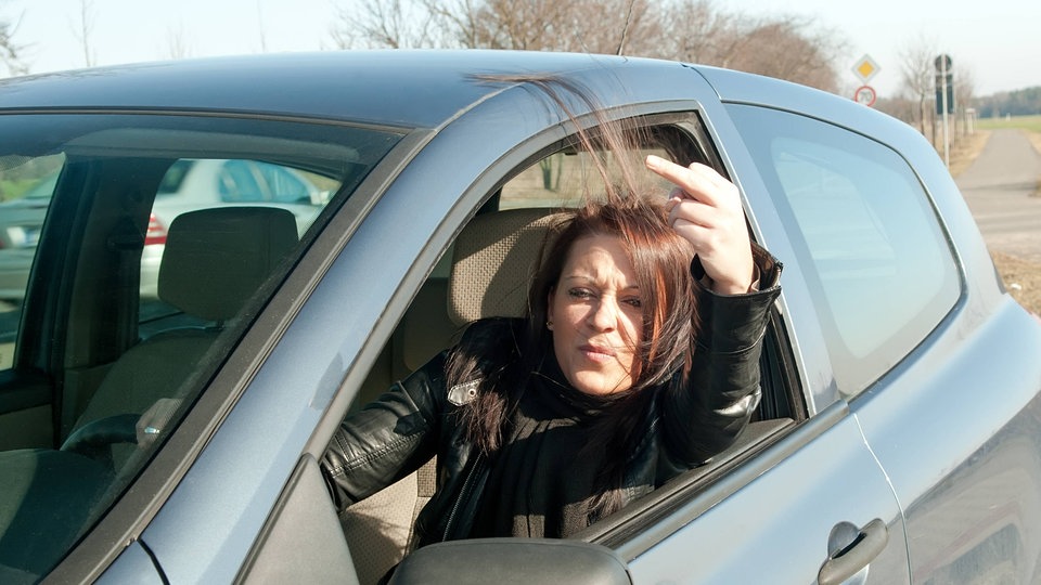 Fahren Frauen aggressiver Auto als Männer?