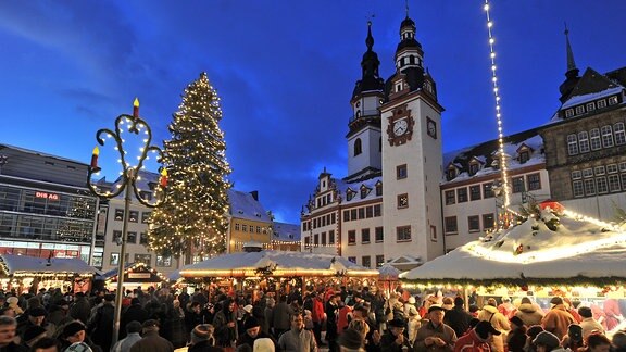 Weihnachtsmarkt am Alten Rathaus in Chemnitz