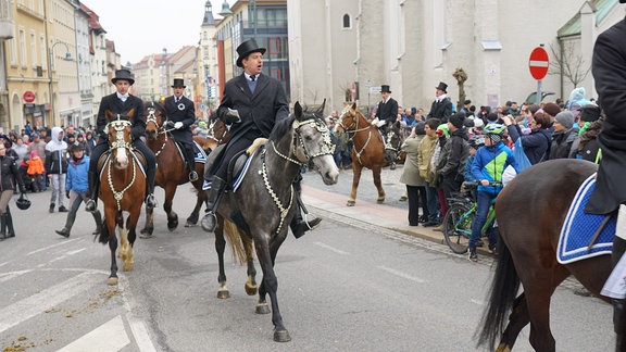 Die Tradition des Osterreitens wird in Bautzen seit vielen Jahrhunderten gepflegt. 