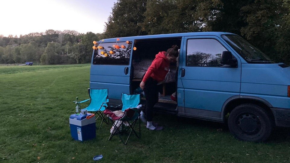 Van und PKW zum Camper umbauen: So klappt es mit einem günstigen Wohnmobil